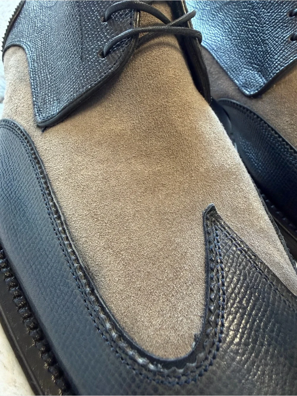 LIKE NEW! $1,050 Ferragamo Two-Tone Suede Leather Derby Oxford Spectator Shoes 9